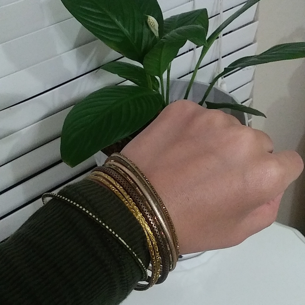 Multiple bracelets - Picture 4 of 7